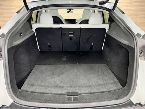 Used 2026 Tesla Model Y Long Range RWD image 22