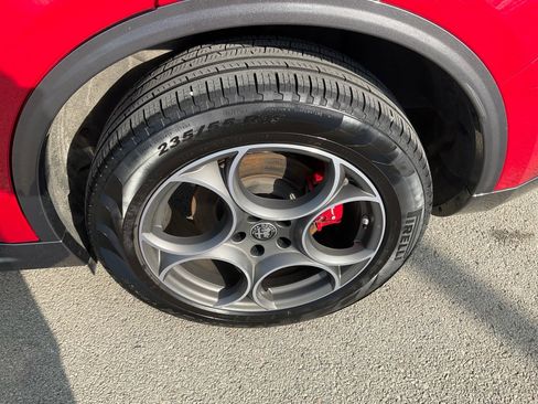 Used 2024 Alfa Romeo Stelvio Ti image 21