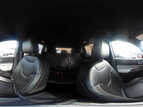 Used 2025 Jeep Compass Limited image 42