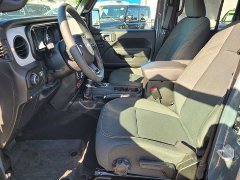 Used 2025 Jeep Wrangler Willys 4xe image 15