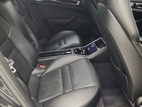 Used 2018 Porsche Panamera 4 AWD/4WD image 39