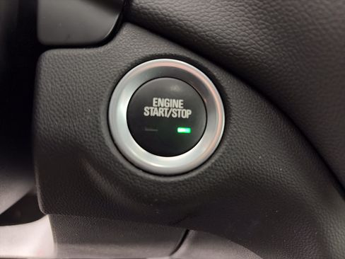 Used 2024 Chevrolet Equinox LT AWD/4WD image 32