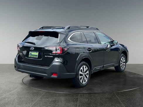 Used 2024 Subaru Outback Premium AWD/4WD image 9