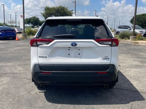 Used 2024 Toyota RAV4 LE AWD/4WD image 5