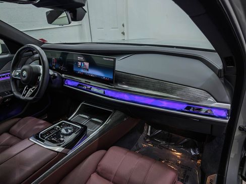 Used 2025 BMW 760i xDrive w/ Executive Package AWD/4WD image 25