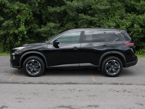 Used 2026 Nissan Rogue SV AWD/4WD image 5