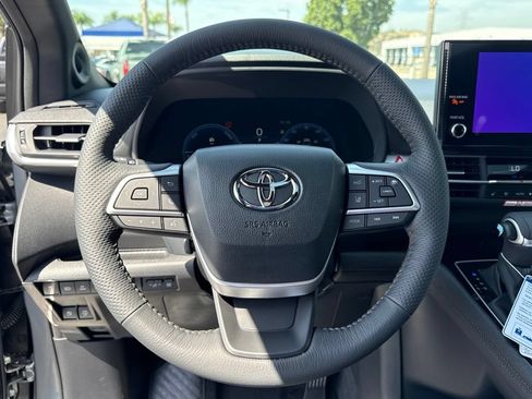 New 2026 Toyota Sienna Platinum AWD/4WD image 22
