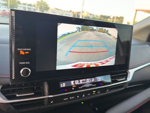 Certified 2025 Toyota Sienna XSE FWD image 24