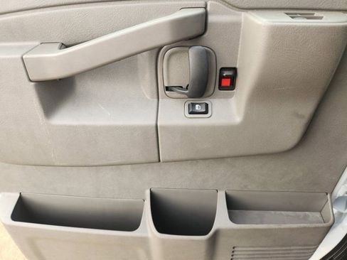 Used 2025 Chevrolet Express 3500 w/ Power Convenience Package image 25