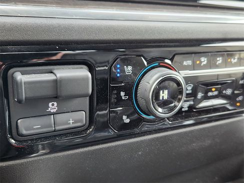 Used 2024 Chevrolet Silverado 3500 LTZ w/ LTZ Premium Package image 22