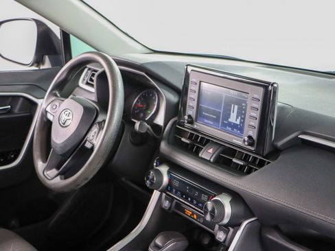 Used 2021 Toyota RAV4 XLE image 25