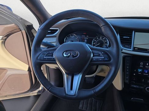 Used 2019 INFINITI QX50 Essential w/ Sensory Package image 12