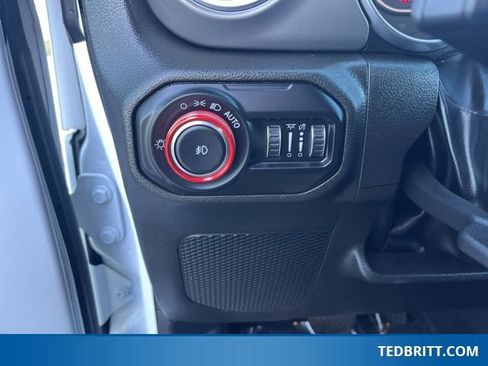 Used 2022 Jeep Wrangler Unlimited Rubicon w/ Cold Weather Group image 39