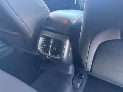 Used 2014 Jeep Cherokee Sport FWD image 30
