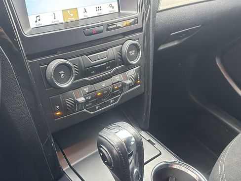 Used 2018 Ford Explorer XLT w/ Equipment Group 201A image 20