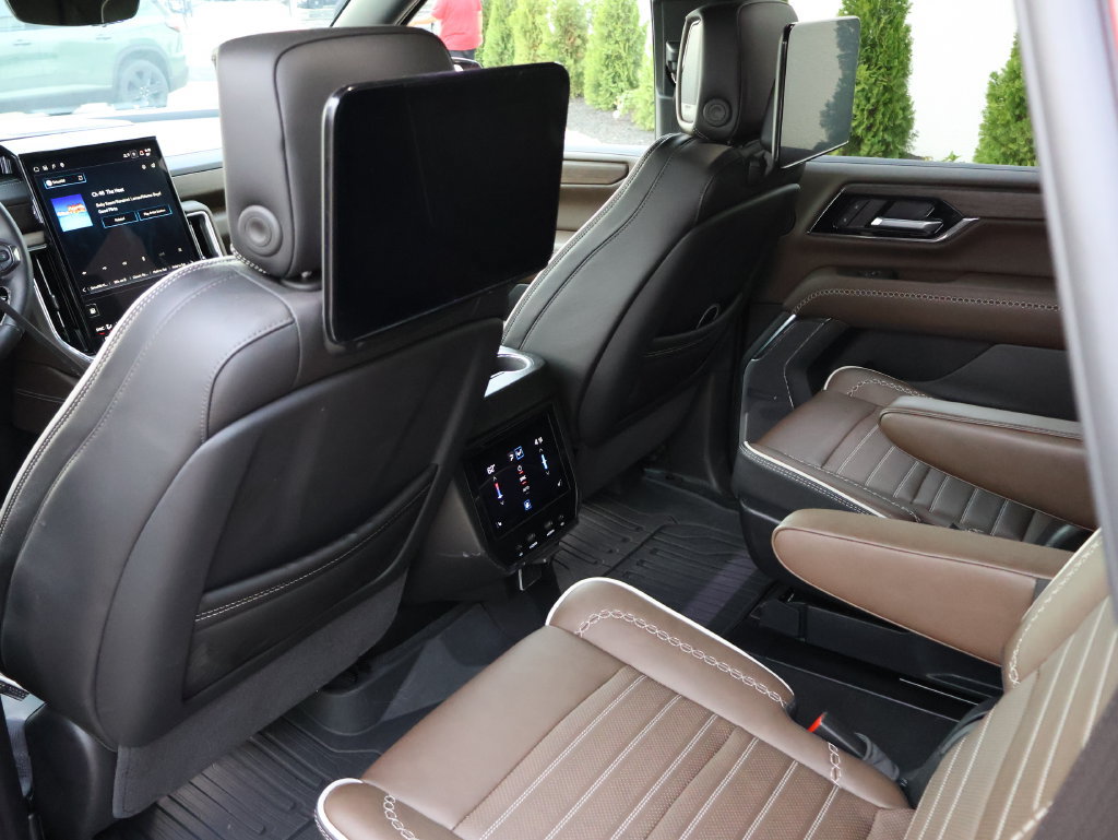 Certified 2026 GMC Yukon Denali Ultimate AWD/4WD image 11