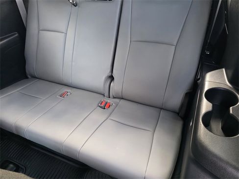 Used 2026 Toyota Highlander XLE image 24
