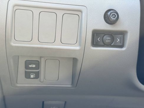 Used 2006 Lexus IS 250 w/ Premium Pkg RWD image 13