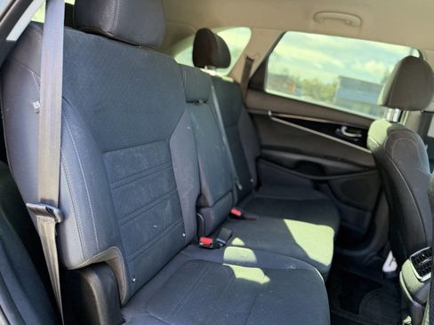 Used 2019 Kia Sorento L image 23