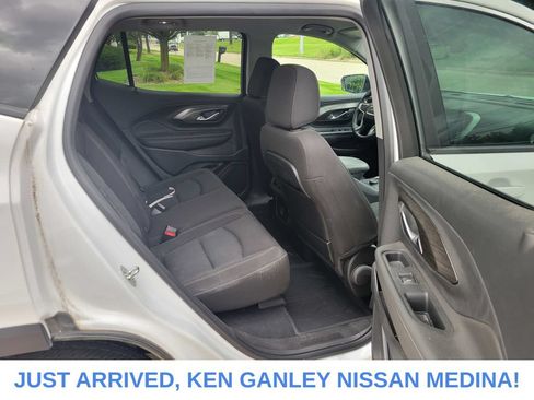Used 2024 GMC Terrain SLE w/ Driver Convenience Package AWD/4WD image 18