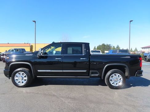 Used 2025 Chevrolet Silverado 2500 High Country AWD/4WD image 4