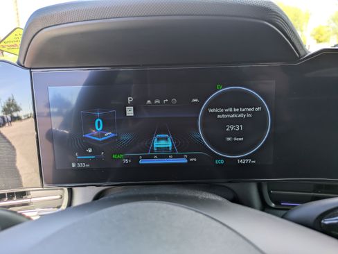 Certified 2024 Hyundai Elantra Limited image 28