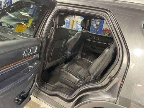 Used 2017 Ford Explorer Limited w/ Equipment Group 301A AWD/4WD image 25