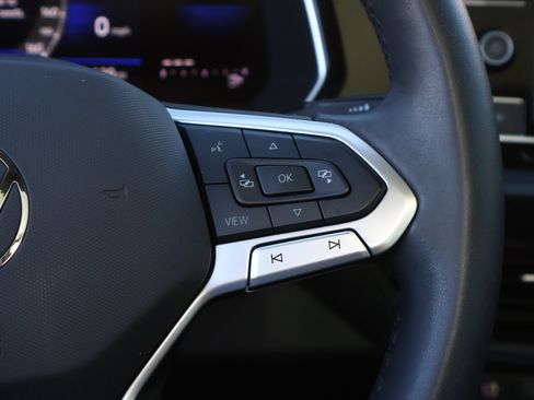 Used 2024 Volkswagen Jetta SE image 14