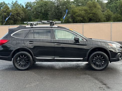 Used 2018 Subaru Outback 2.5i Touring w/ Popular Package #3 AWD/4WD image 2