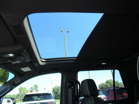 Used 2025 Chevrolet Tahoe Premier w/ Sun And Tow Package AWD/4WD image 17