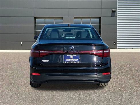 New 2026 Volkswagen Jetta SE image 6