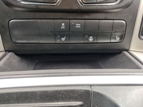 Used 2019 RAM 1500 Classic SLT w/ SLT Plus D←cor Group AWD/4WD image 23