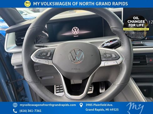 Used 2025 Volkswagen Tiguan SE R-Line AWD/4WD image 15