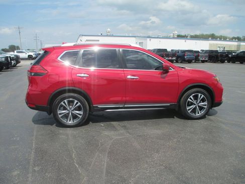 Used 2017 Nissan Rogue SL w/ SL Premium Package image 2