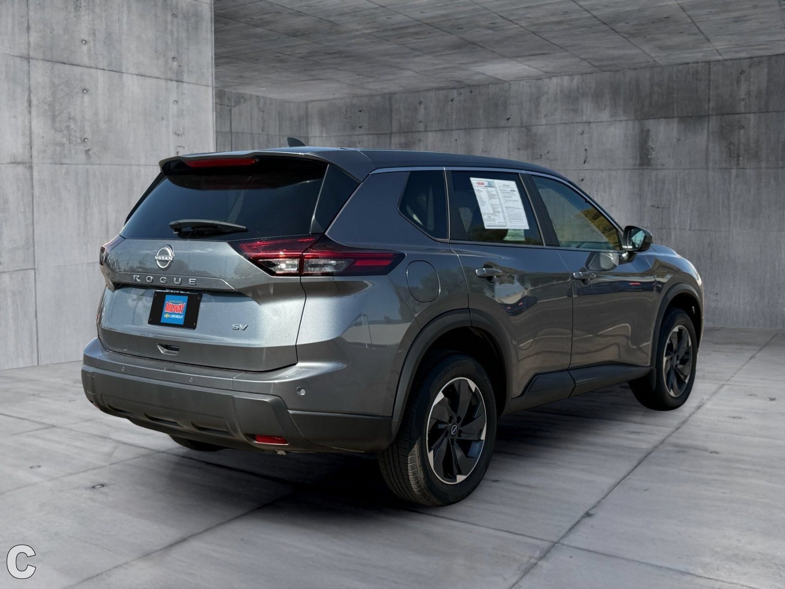 Used 2024 Nissan Rogue SV FWD image 7