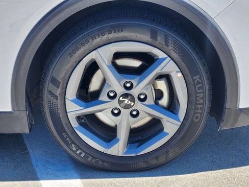 Used 2025 Kia K4 LXS image 10