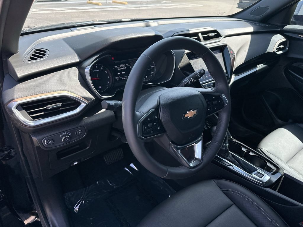 Certified 2023 Chevrolet TrailBlazer ACTIV w/ Convenience Package FWD image 9