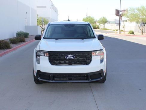 Used 2025 Ford Maverick XLT FWD image 2