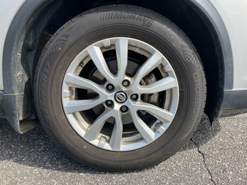 Used 2020 Nissan Rogue S w/ Special Edition Package image 28