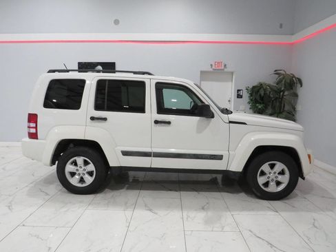 Used 2010 Jeep Liberty Sport w/ Popular Equipment Group image 2