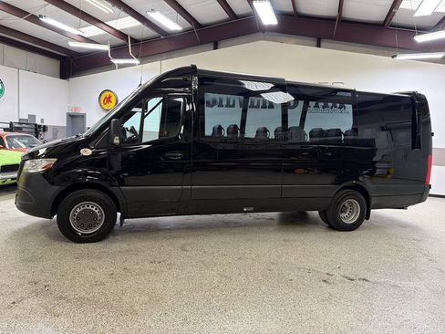 Used 2019 Mercedes-Benz Sprinter 170 Cargo image 2