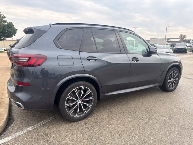 Used 2022 BMW X5 xDrive40i w/ M Sport Package AWD/4WD image 4