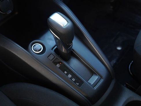 Used 2024 Nissan Kicks S image 16