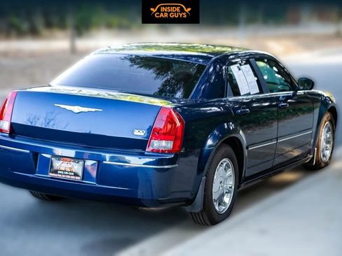 Used 2005 Chrysler 300 Touring image 4