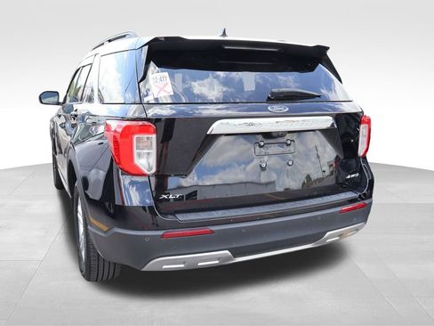 Used 2023 Ford Explorer XLT w/ Equipment Group 202A AWD/4WD image 17