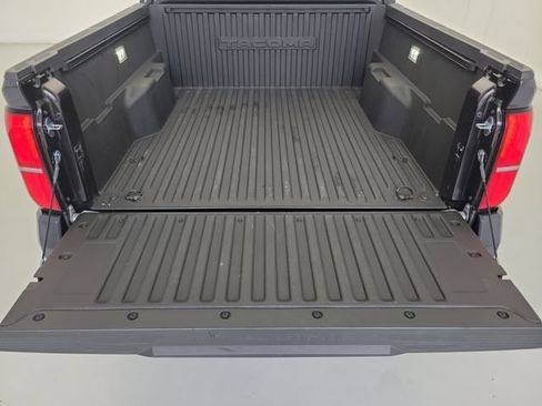 Used 2025 Toyota Tacoma SR5 RWD image 10