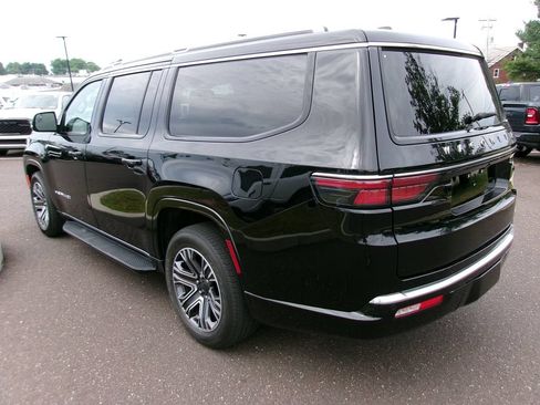 Certified 2024 Jeep Wagoneer L Series II w/ Flexible Seating Group AWD/4WD image 4