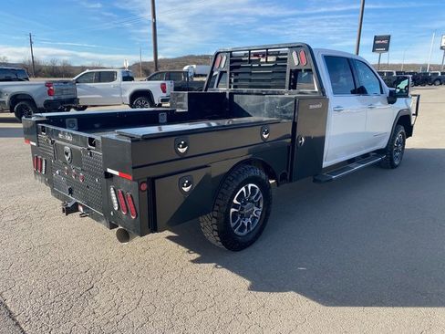 Used 2024 GMC Sierra 3500 SLT w/ SLT Premium Package image 6