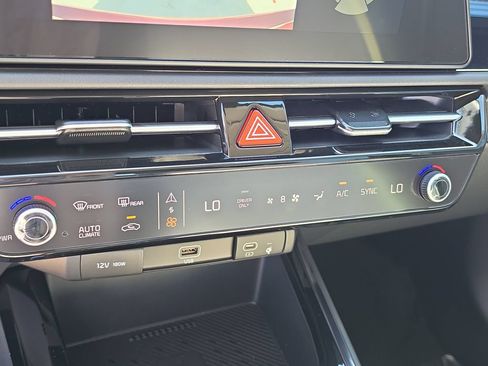New 2026 Kia Niro EX FWD image 24