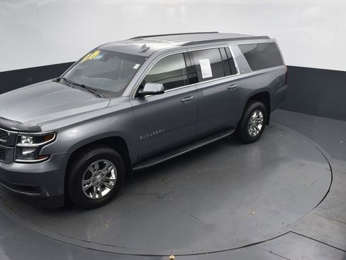 Used 2020 Chevrolet Suburban LT image 42